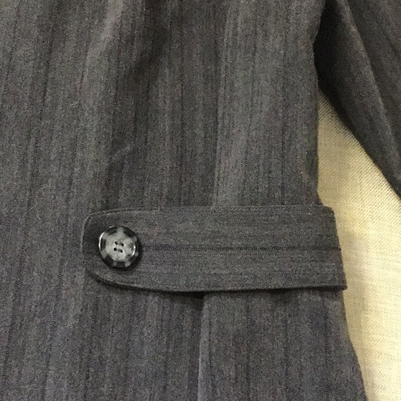 Wendy Studio Collection VGUC grey long 3 button blazer, collar, lightweight - Picture 12 of 12